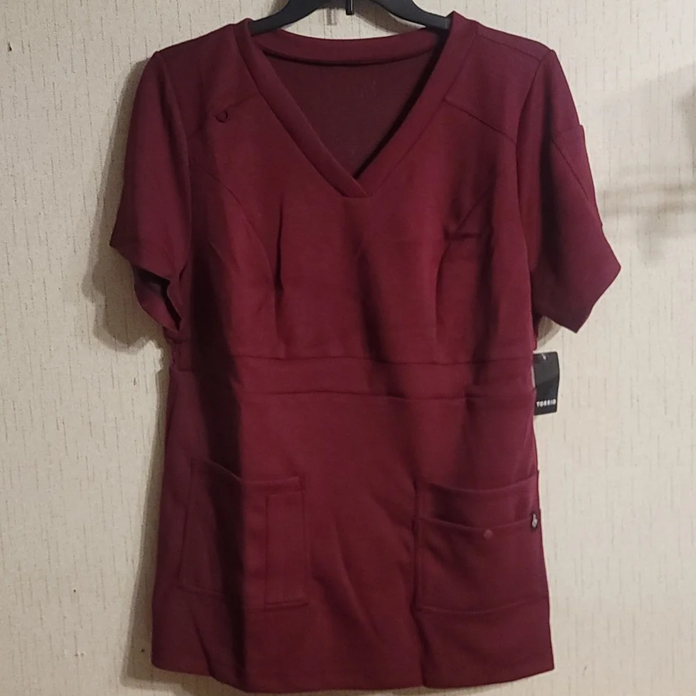 TORRID PLUS SIZE SCRUB COLLECTION CUPROWAIST SCRUB TOP: DARK RED: NWT: SZ 1